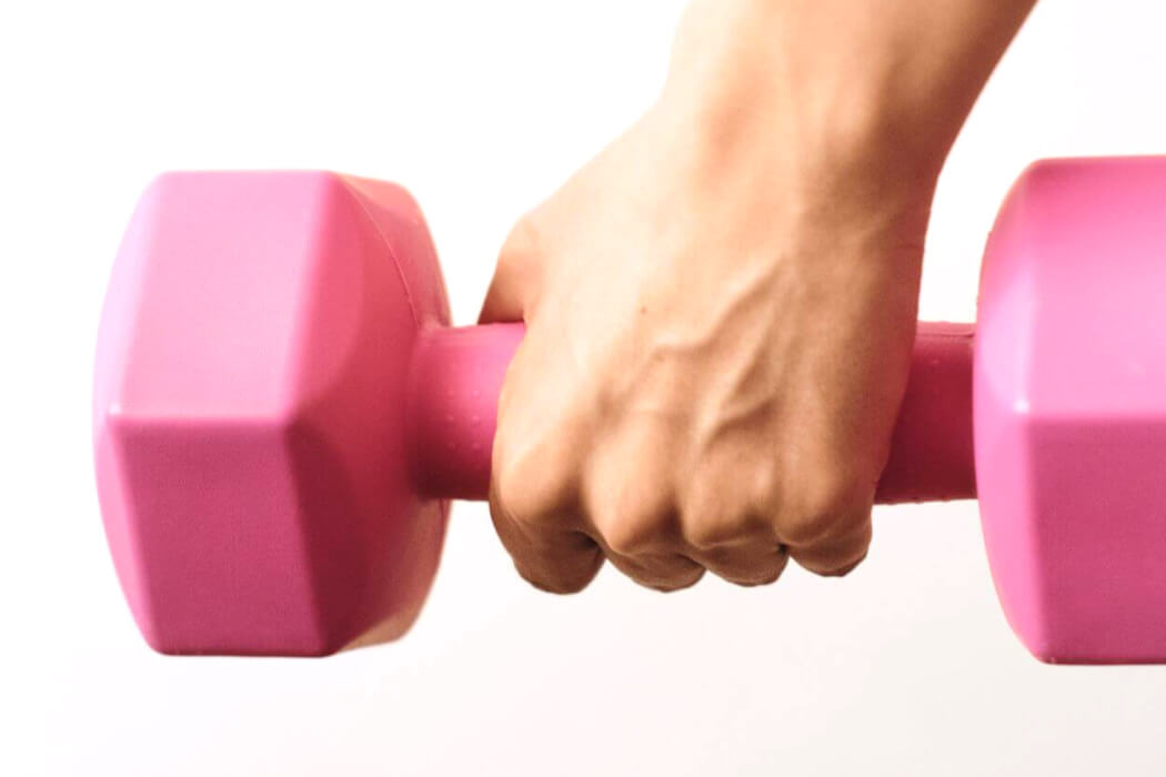 Budování svalů není jen o proteinu. Jak můžou organismus podpořit byliny?